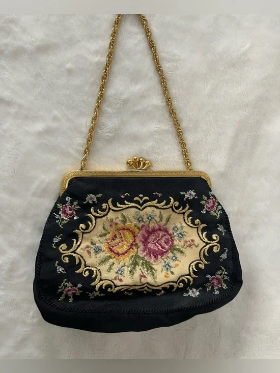 Amazing vintage embroidered tapestry purse, mini gold chain - Picture 4 of 13